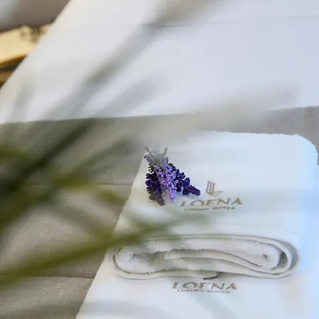Loena Luxury *
