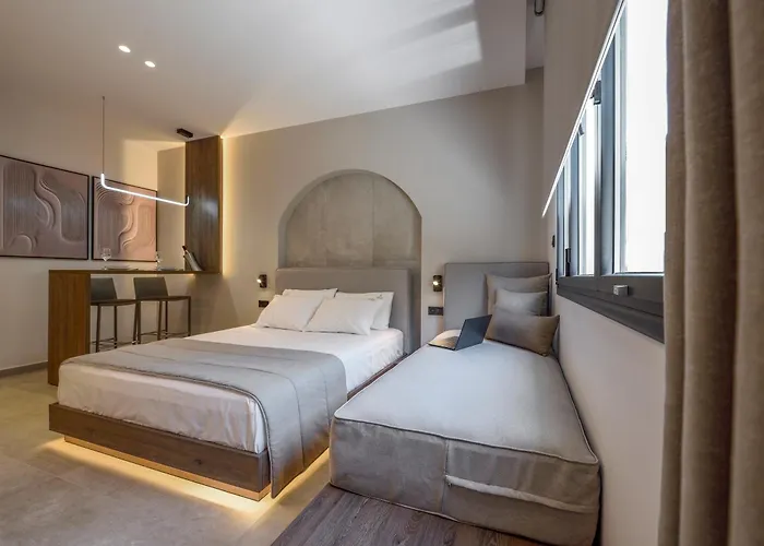 Loena Luxury * Salonic