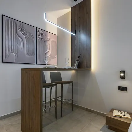 Loena Luxury * テッサロニキ