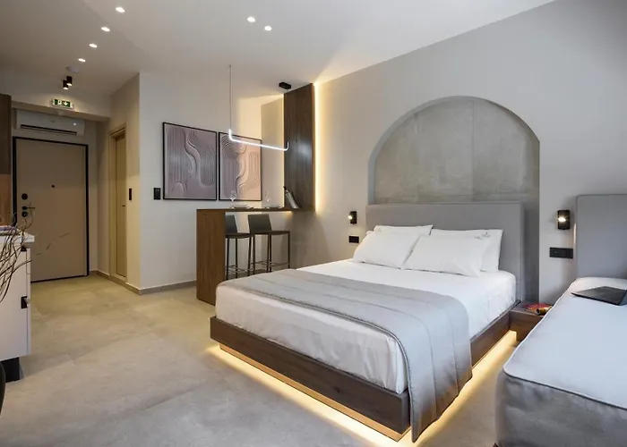 Loena Luxury * Salonic