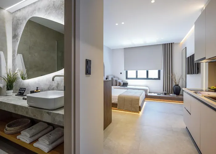 Loena Luxury * Salonic